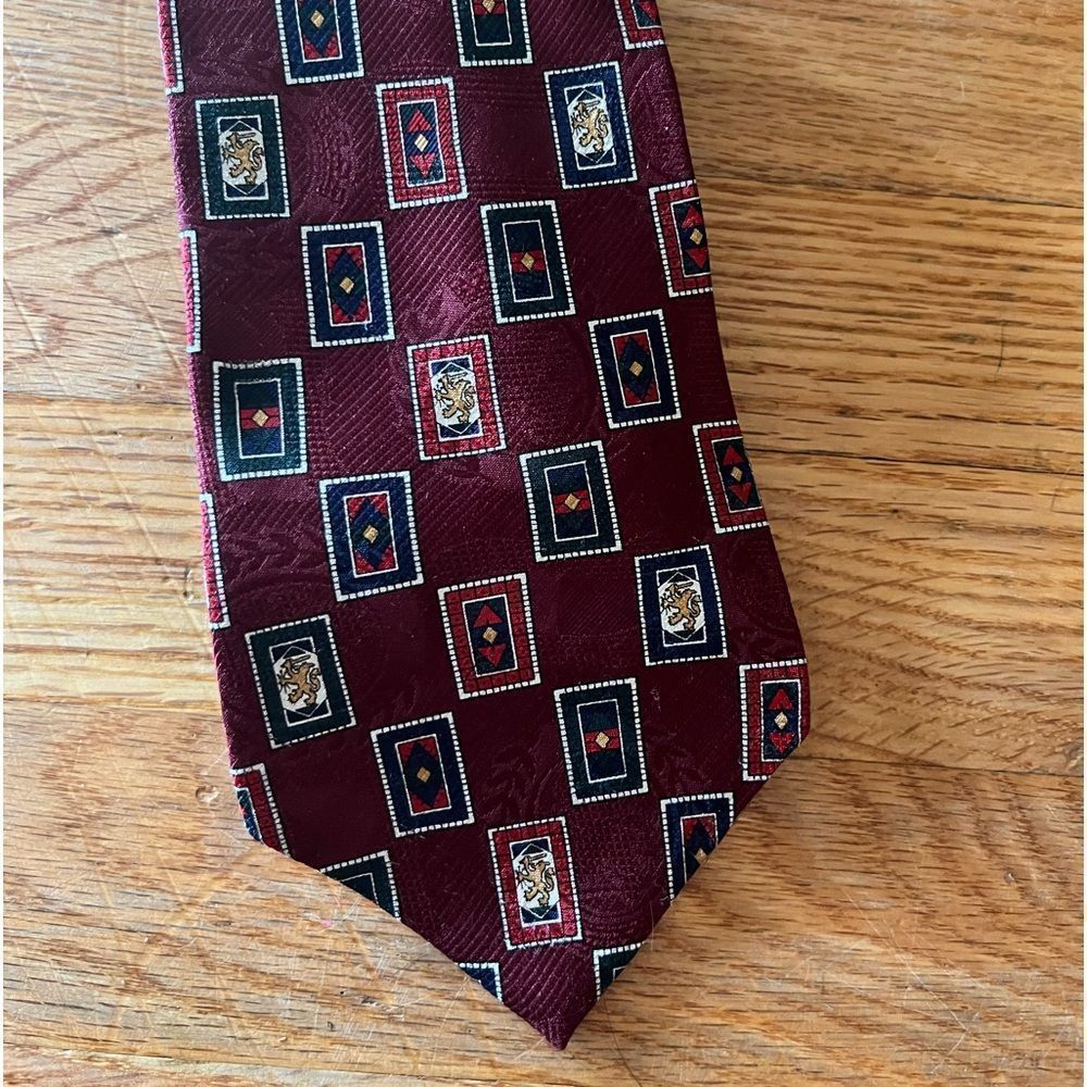 Tommy Hilfiger 100% Silk made in USA 58”x4”